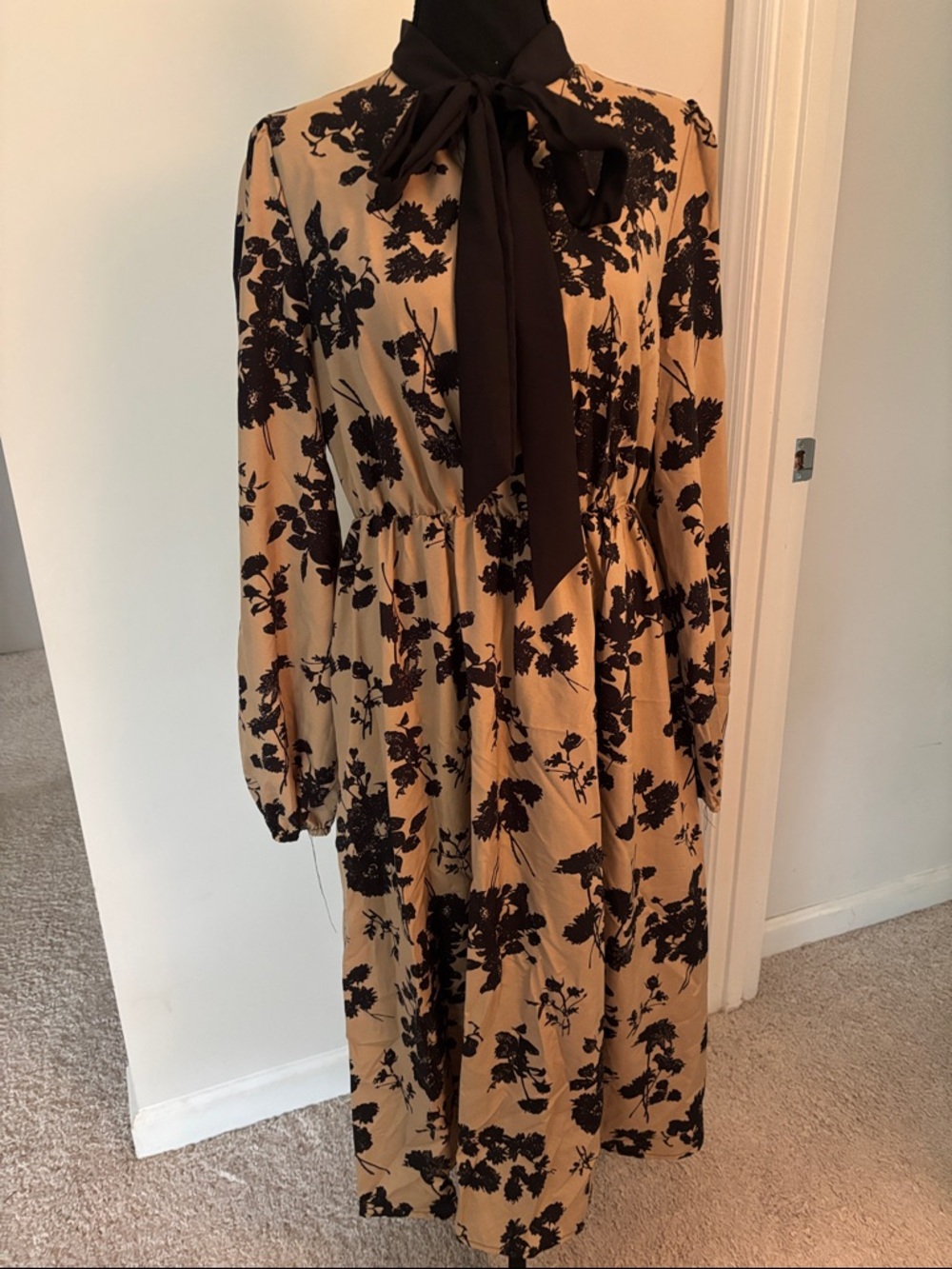 Floral Tie-Neck Long Sleeve Dress in Beige and Black